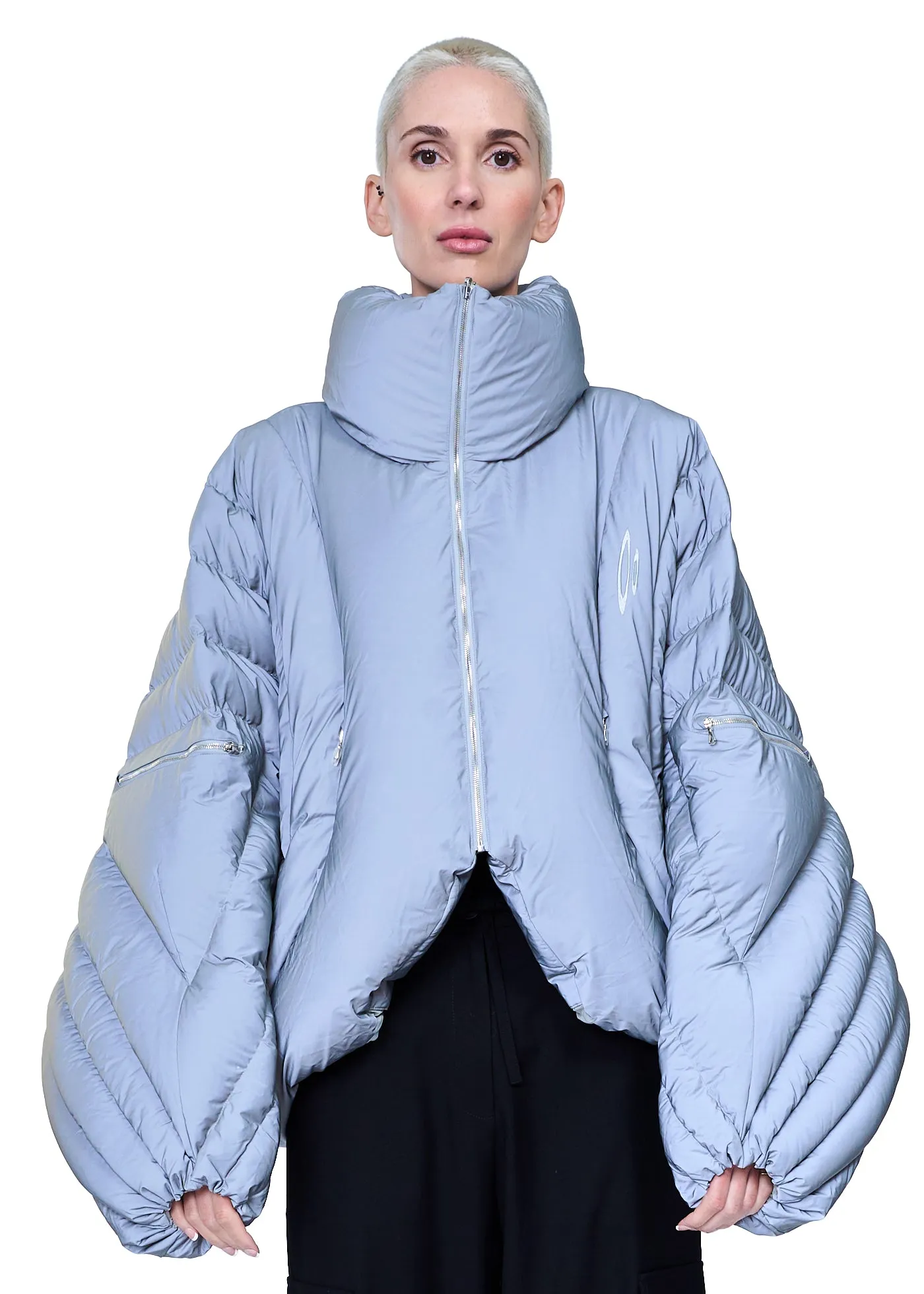 IZZY DU ION Short Puffer Jacket in Grey Reflective